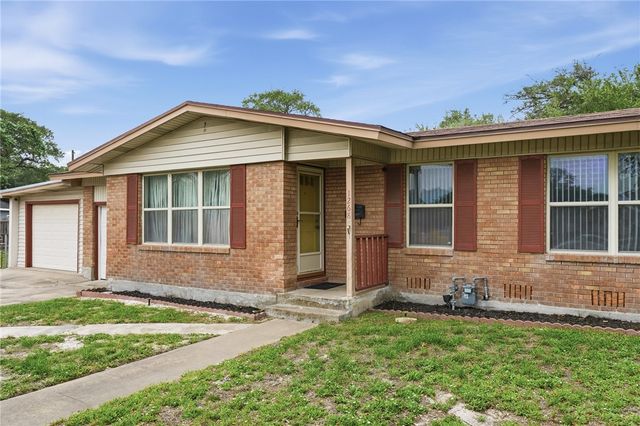 1268 Oak Park Dr, Aransas Pass, TX 78336