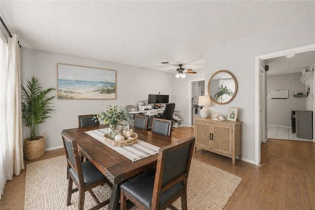 1268 Oak Park Dr, Aransas Pass, TX 78336