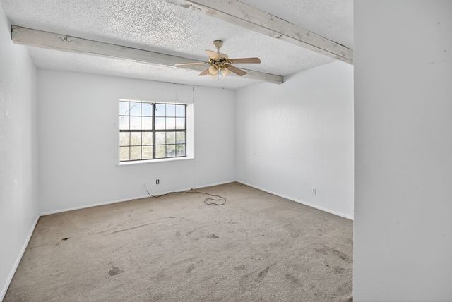 103 N High Dr, Kerrville, TX 78028