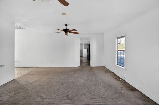 103 N High Dr, Kerrville, TX 78028