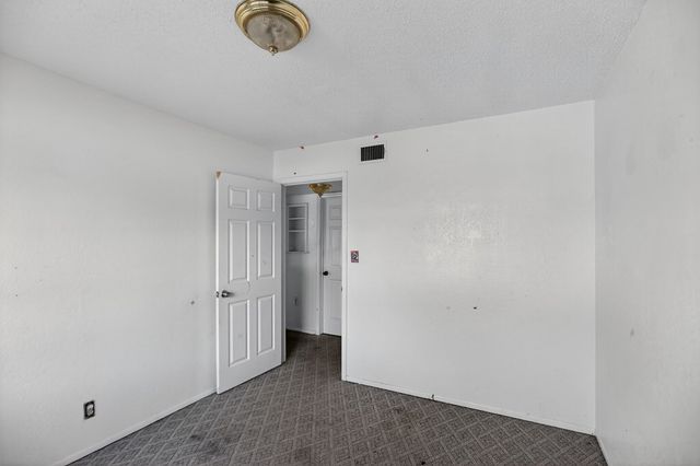 103 N High Dr, Kerrville, TX 78028