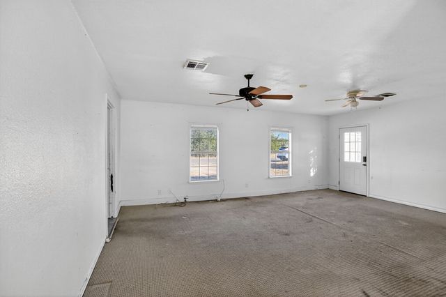 103 N High Dr, Kerrville, TX 78028