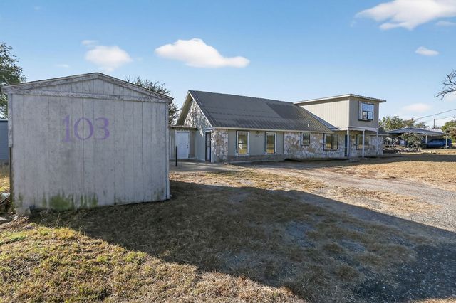 103 N High Dr, Kerrville, TX 78028