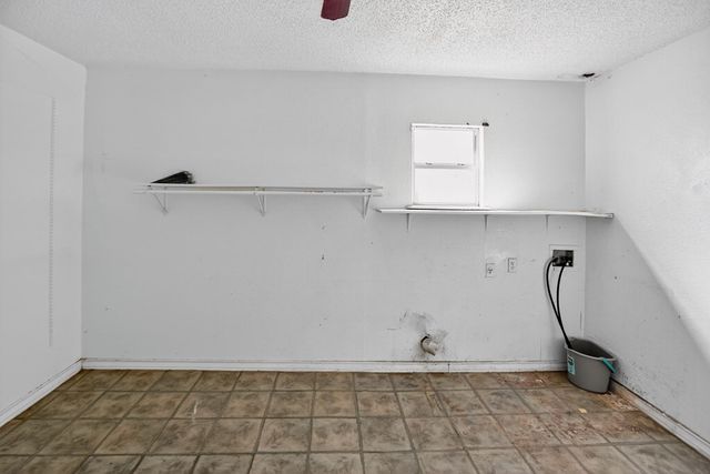 103 N High Dr, Kerrville, TX 78028