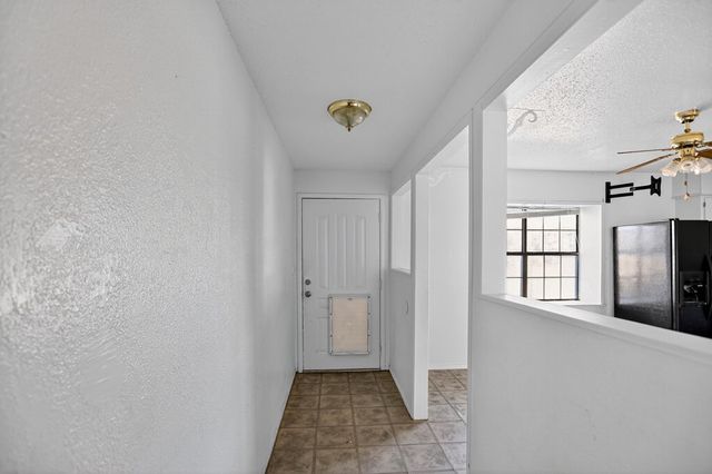 103 N High Dr, Kerrville, TX 78028