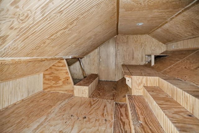 103 N High Dr, Kerrville, TX 78028