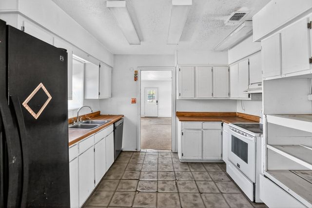 103 N High Dr, Kerrville, TX 78028