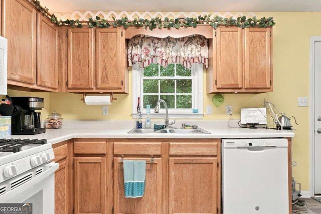 4836 Sumter Way, Douglasville, GA 30135