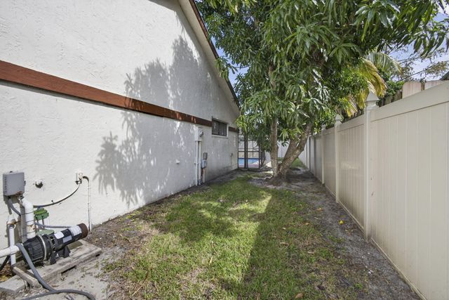 798 Blueberry Drive, Wellington, FL 33414