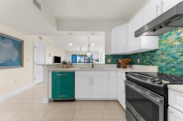 16500 GULF BOULEVARD 352, North Redington Beach, FL 33708