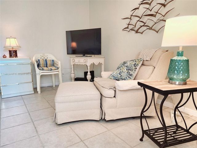 1504 S Surf Rd 57, Hollywood, FL 33019