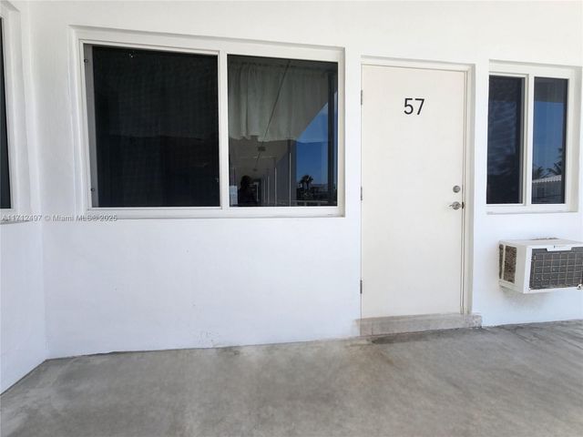 1504 S Surf Rd 57, Hollywood, FL 33019