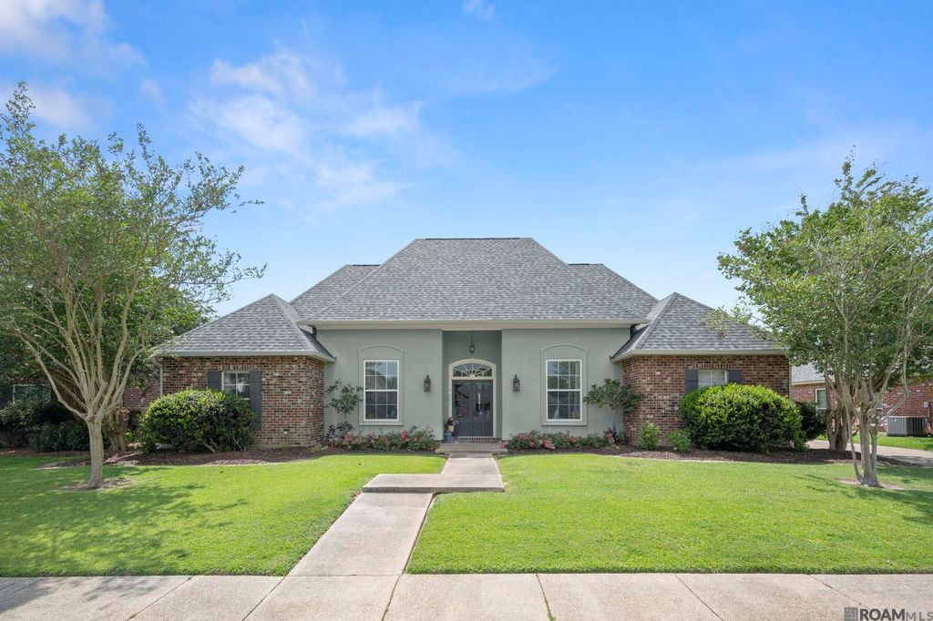 5205 Prairieview Dr, Zachary, LA 70791