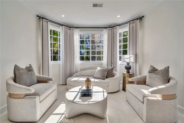 5451 Newcastle Lane, Calabasas, CA 91302