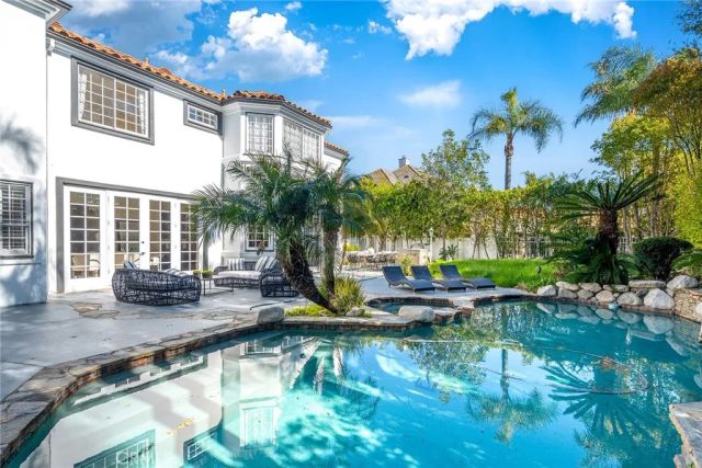 5451 Newcastle Lane, Calabasas, CA 91302