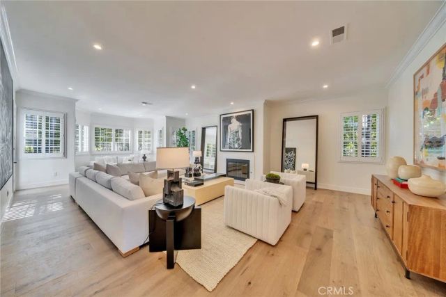 5451 Newcastle Lane, Calabasas, CA 91302