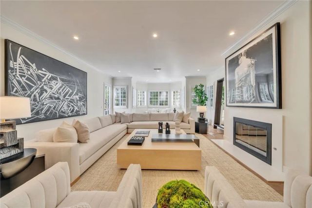 5451 Newcastle Lane, Calabasas, CA 91302