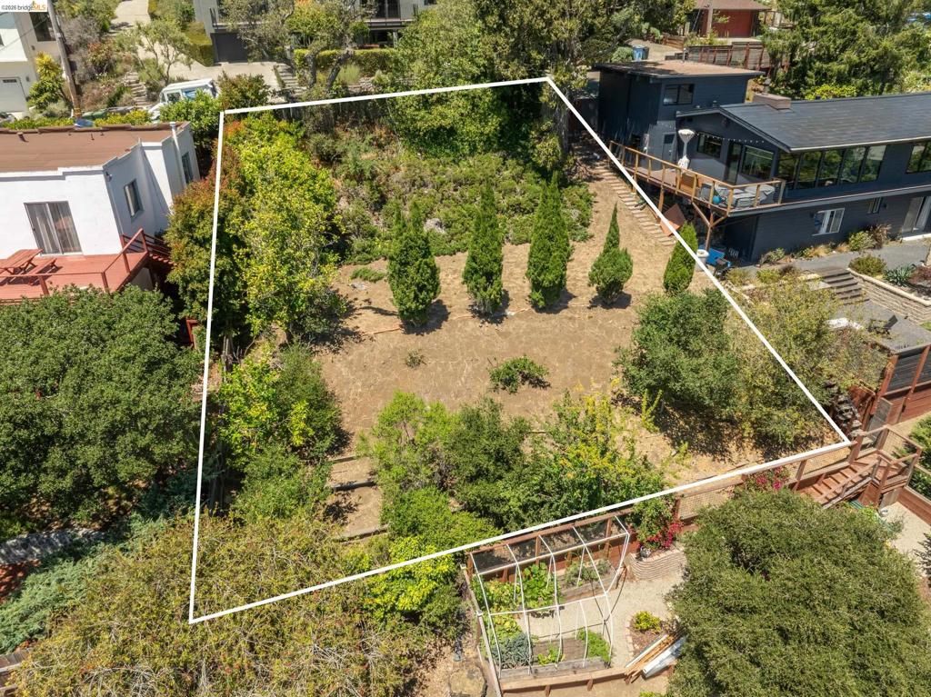 Image 1 of property listing at 1072 Sterling Ave, Berkeley, CA 94708