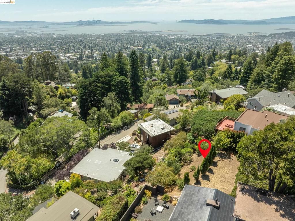 Image 8 of property listing at 1072 Sterling Ave, Berkeley, CA 94708