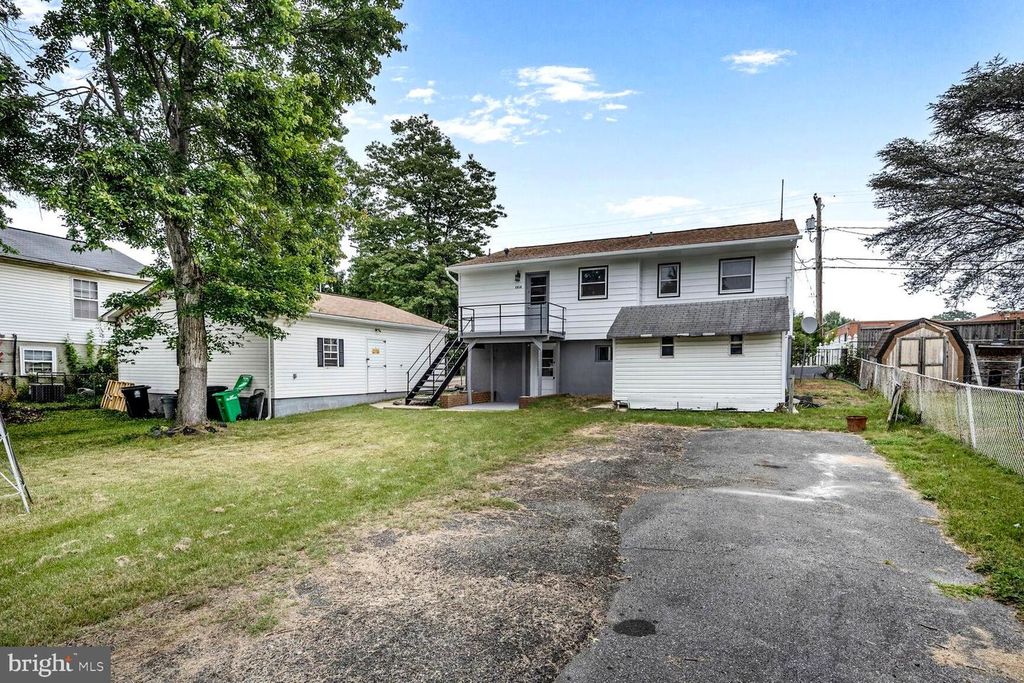 1914 KENT VILLAGE DR, Landover, MD 20785
