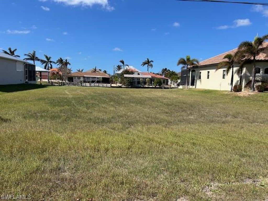 2417 Macadamia LN, ST. JAMES CITY, FL 33956 — exterior
