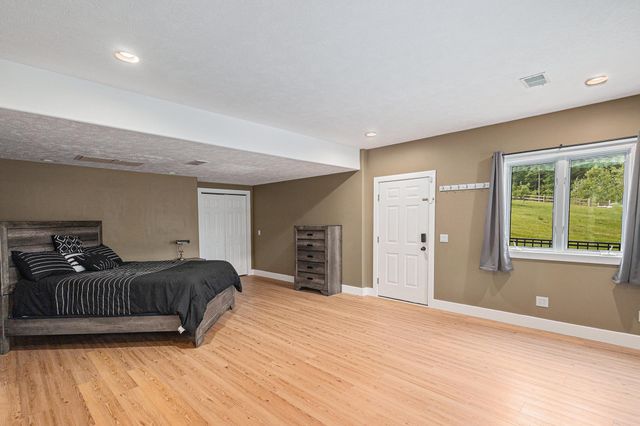 5575 M 72, Williamsburg, MI 49690