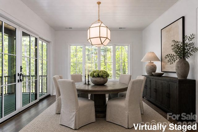 99 Little Cherokee Ridge, Hendersonville, NC 28739