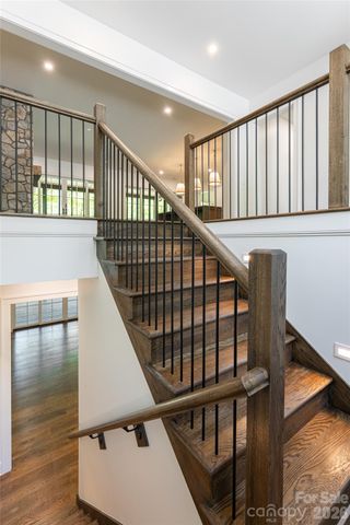99 Little Cherokee Ridge, Hendersonville, NC 28739