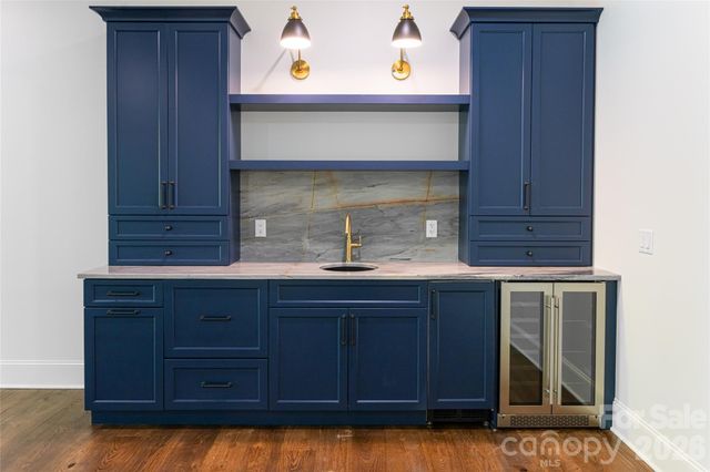 99 Little Cherokee Ridge, Hendersonville, NC 28739