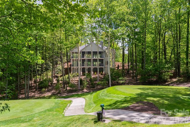 99 Little Cherokee Ridge, Hendersonville, NC 28739