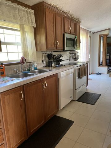 2450 W Leatherwood Rd, Cumberland Furnace, TN 37051