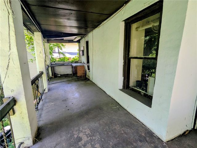 132 Leneake St, Wilkins Twp, PA 15145