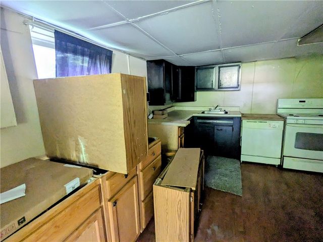 132 Leneake St, Wilkins Twp, PA 15145