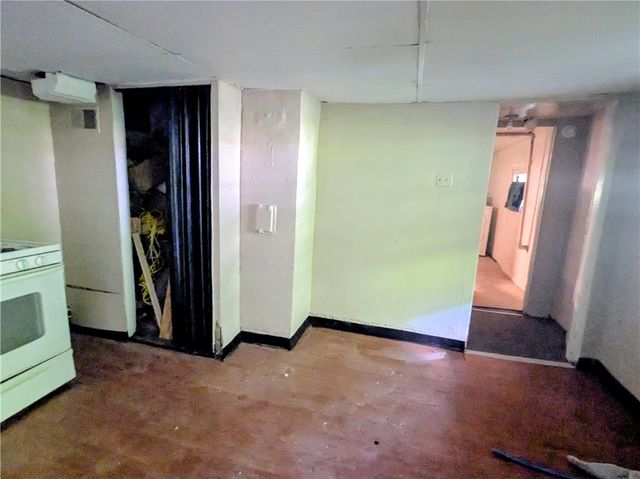 132 Leneake St, Wilkins Twp, PA 15145