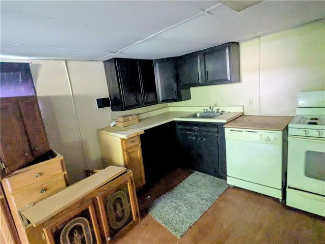 132 Leneake St, Wilkins Twp, PA 15145