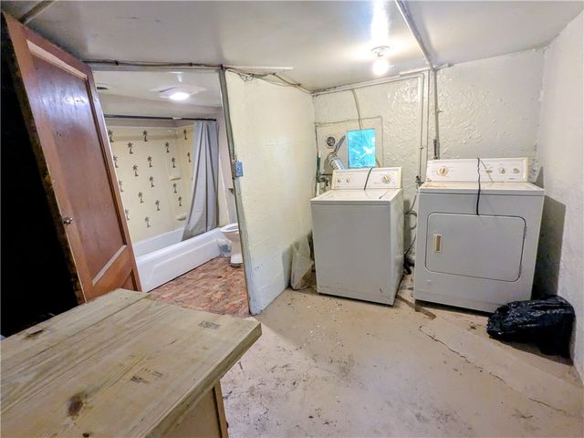 132 Leneake St, Wilkins Twp, PA 15145