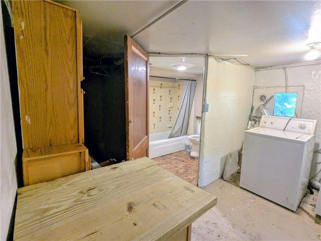 132 Leneake St, Wilkins Twp, PA 15145