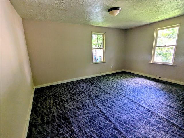 132 Leneake St, Wilkins Twp, PA 15145