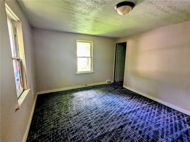 132 Leneake St, Wilkins Twp, PA 15145