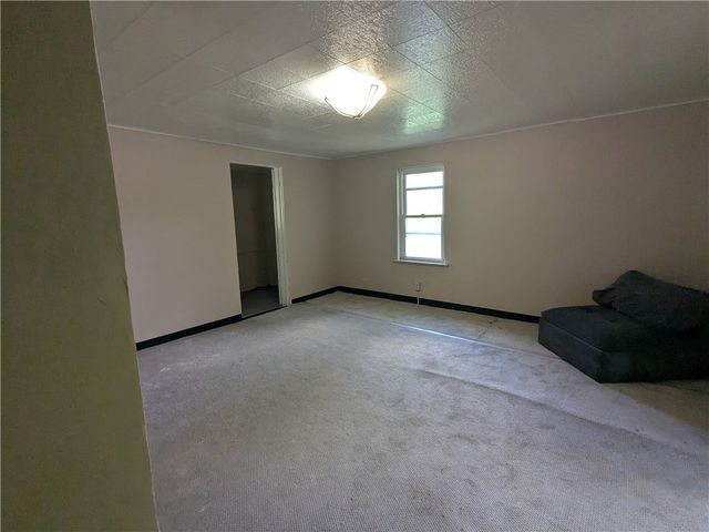 132 Leneake St, Wilkins Twp, PA 15145