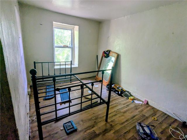 132 Leneake St, Wilkins Twp, PA 15145