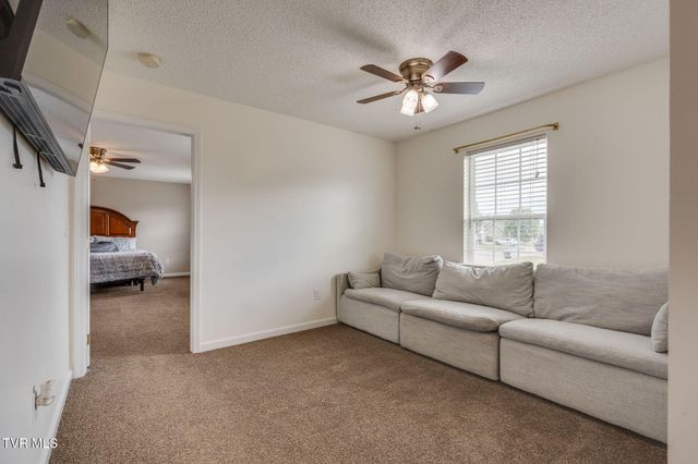 2201 Fox Meadows Circle, Bluff City, TN 37618