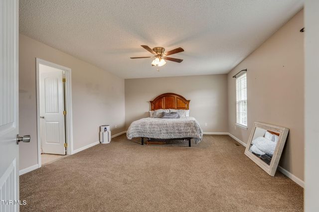 2201 Fox Meadows Circle, Bluff City, TN 37618