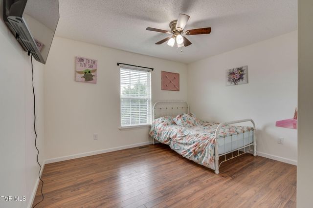 2201 Fox Meadows Circle, Bluff City, TN 37618