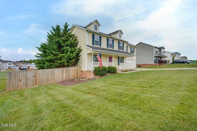 2201 Fox Meadows Circle, Bluff City, TN 37618
