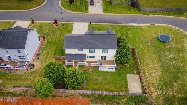 2201 Fox Meadows Circle, Bluff City, TN 37618