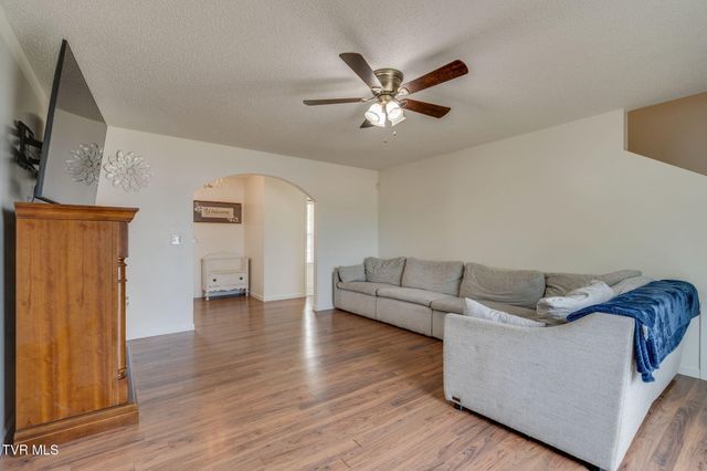 2201 Fox Meadows Circle, Bluff City, TN 37618