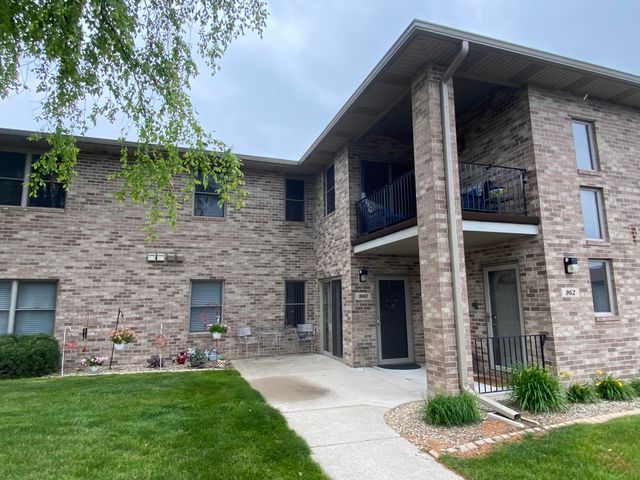 962 Birch Drive 962c, Crown Point, IN 46307