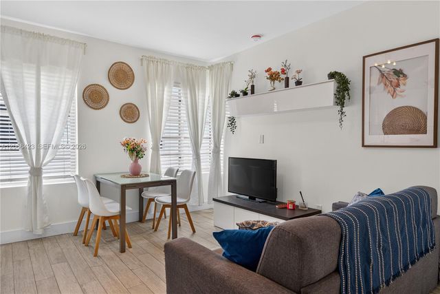 811 Jefferson Avenue 204, Miami Beach, FL 33139