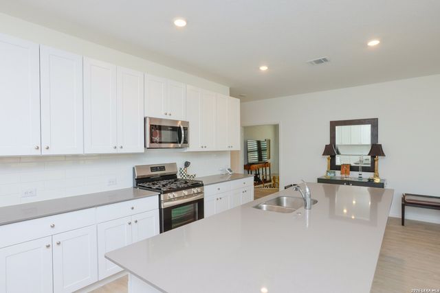 5904 American Elm, Bulverde, TX 78163